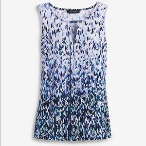 White House black market PRINTED FRONT-PLEAT TANK